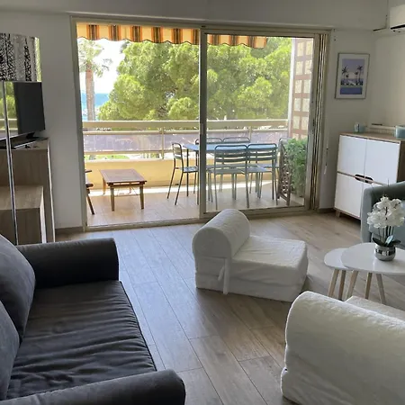 With Large Balcony - Sea View Apartment Bandol