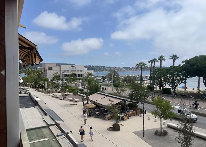 With Large Balcony - Sea View Apartament