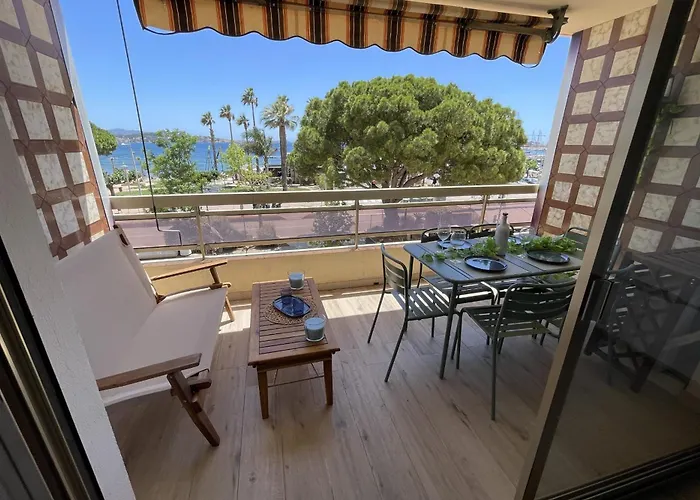 With Large Balcony - Sea View * Bandol