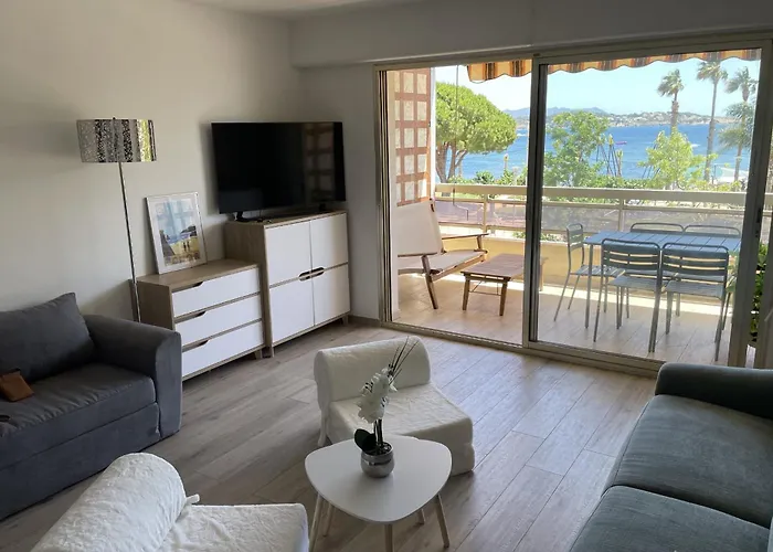 With Large Balcony - Sea View Apartament