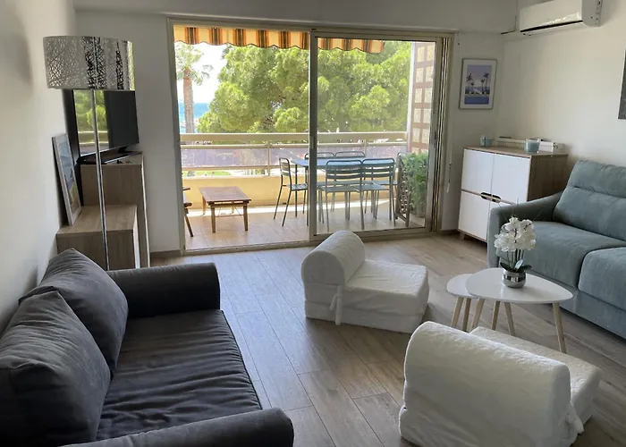 With Large Balcony - Sea View Apartament Bandol