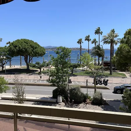 With Large Balcony - Sea View * Bandol